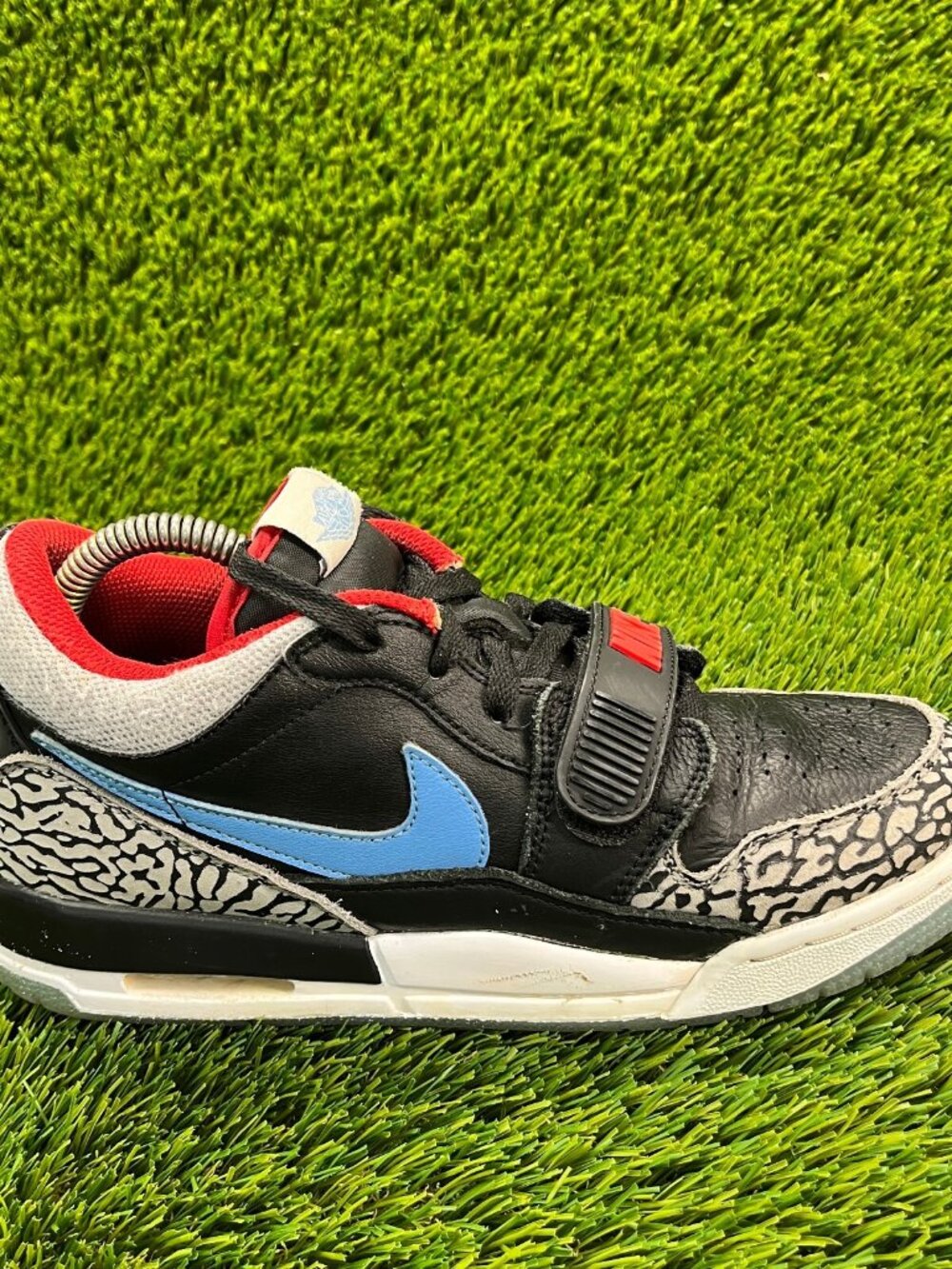 Nike‎ Air Jordan Legacy 312 Boys Size 7Y Black Running Basketball Shoes Sneakers